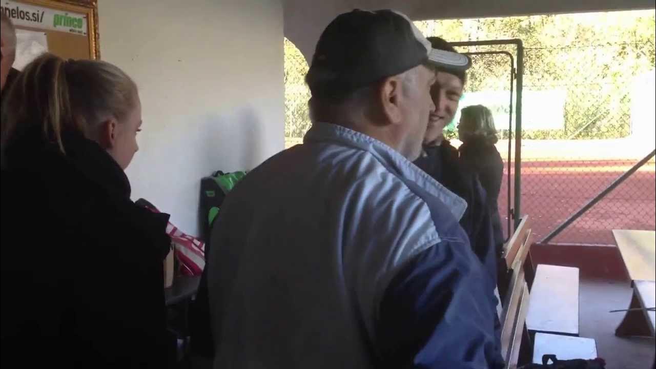 Tete:Strici - 01.12.2013 - Klicanje na igrišče - YouTube