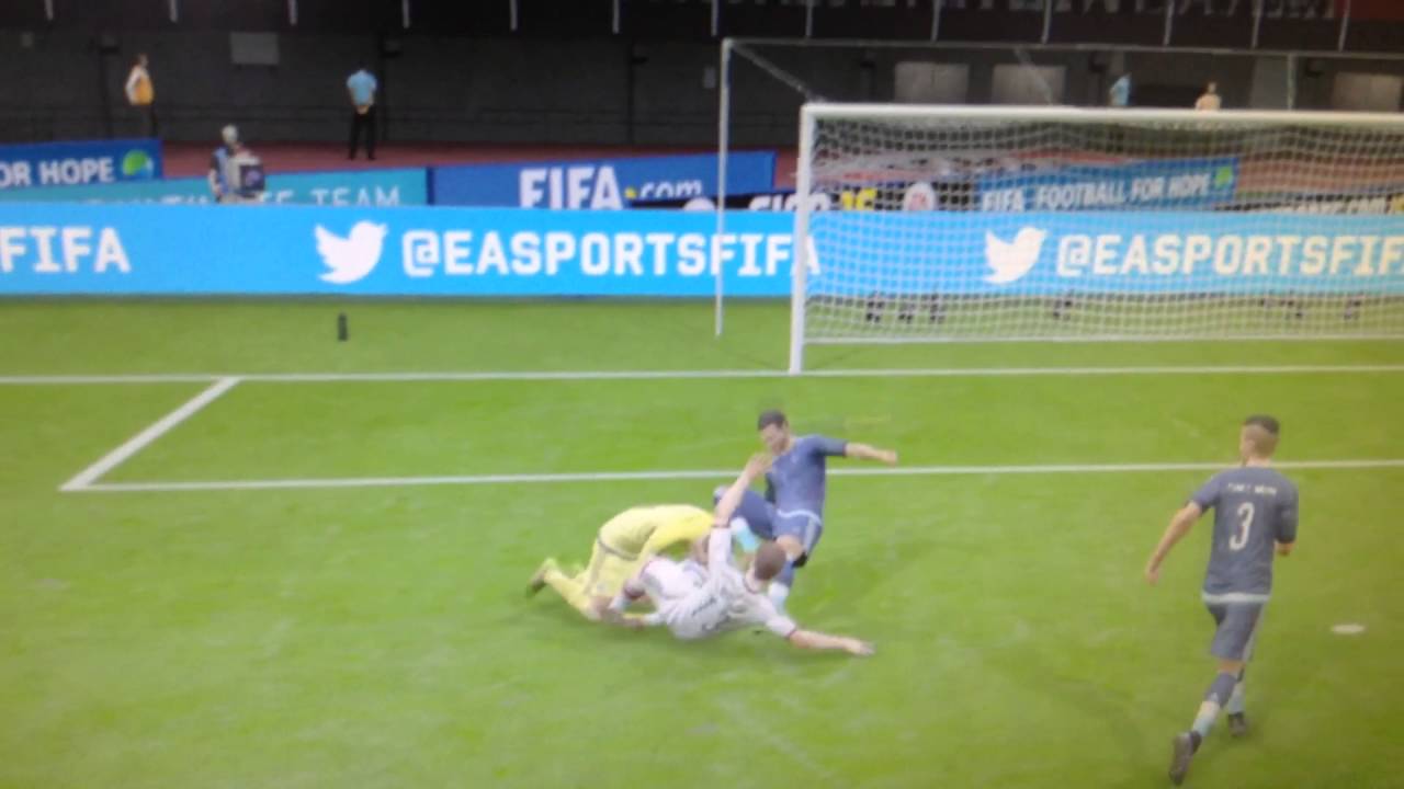 FIFA 16 Muller's double tackles