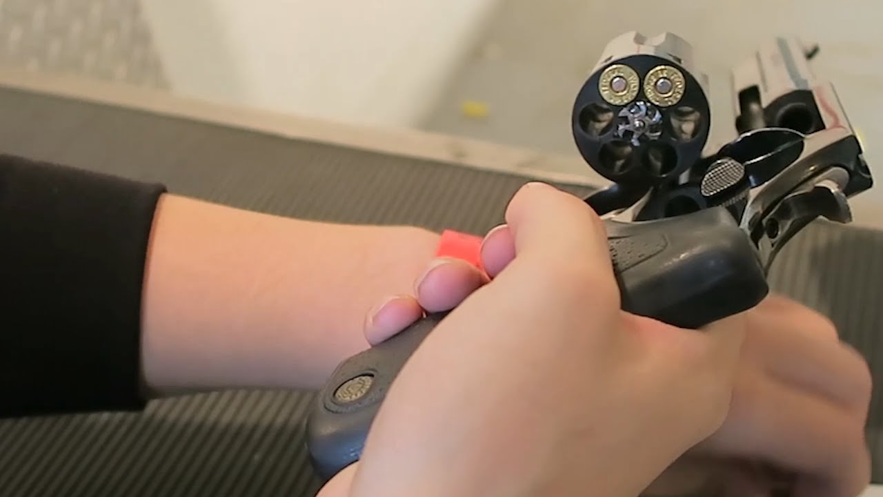 minecraft videos dantdm SHOOTING REAL SHOTGUNS, ASSAULT RIFLES & PISTOLS!