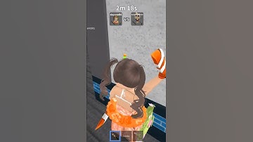 1v1ing my friend in mm2