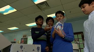 4 Meyzeek Middle School students working on project with NASA