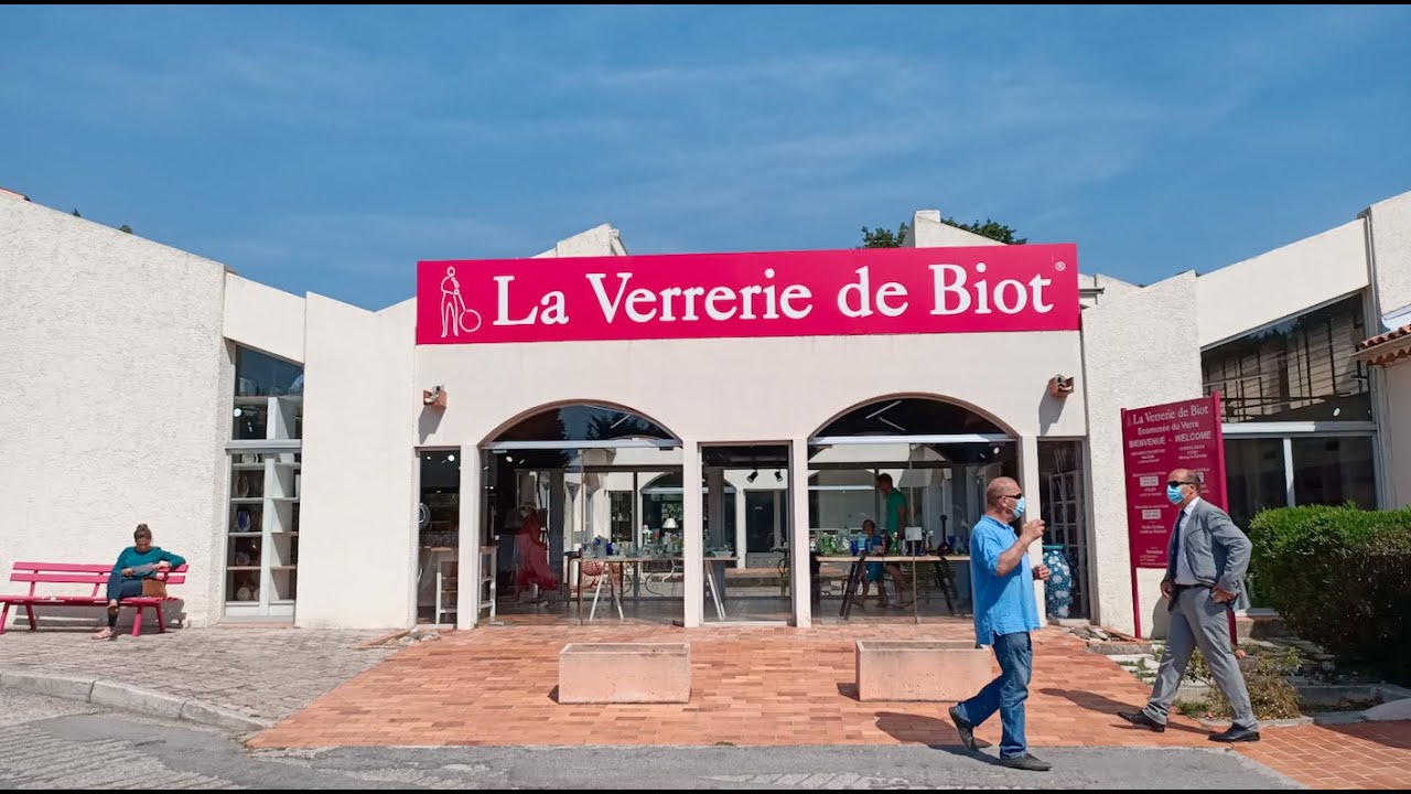 Au coeur de la Verrerie de Biot, l'entreprise la plus visitée de France
