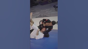 ⚠️loops choke from deep half⚠️ www.rollwithkenny.com #bjj