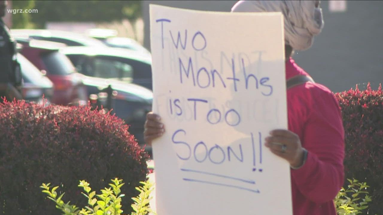 Group protests reopening of renovated Tops Market on Jefferson Avenue