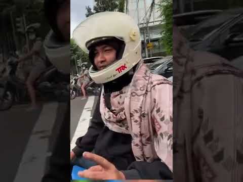 Komentator balap jalanan