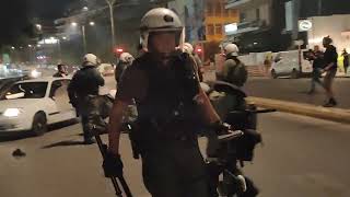 Πορεία για Παλαιστίνη: Τα ΜΑΤ χτυπούσαν κόσμο στην Πανόρμου - Έριχναν κρότου λάμψης δίπλα σε οδηγούς