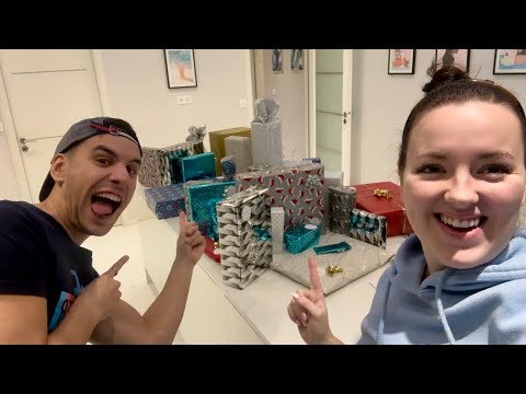 On fait nos COURSES de NOËL ! Cadeaux 🎁 + Bouffe (on s’est ruinés 😂)