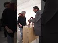 او با چشمان باز خواب میبیند 