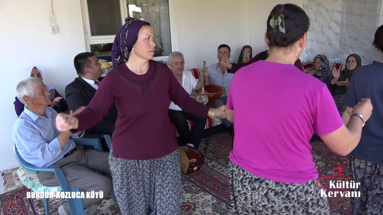 Kozluca Köyünde Türkülerle Harmanlanan Yöresel Oyunlar