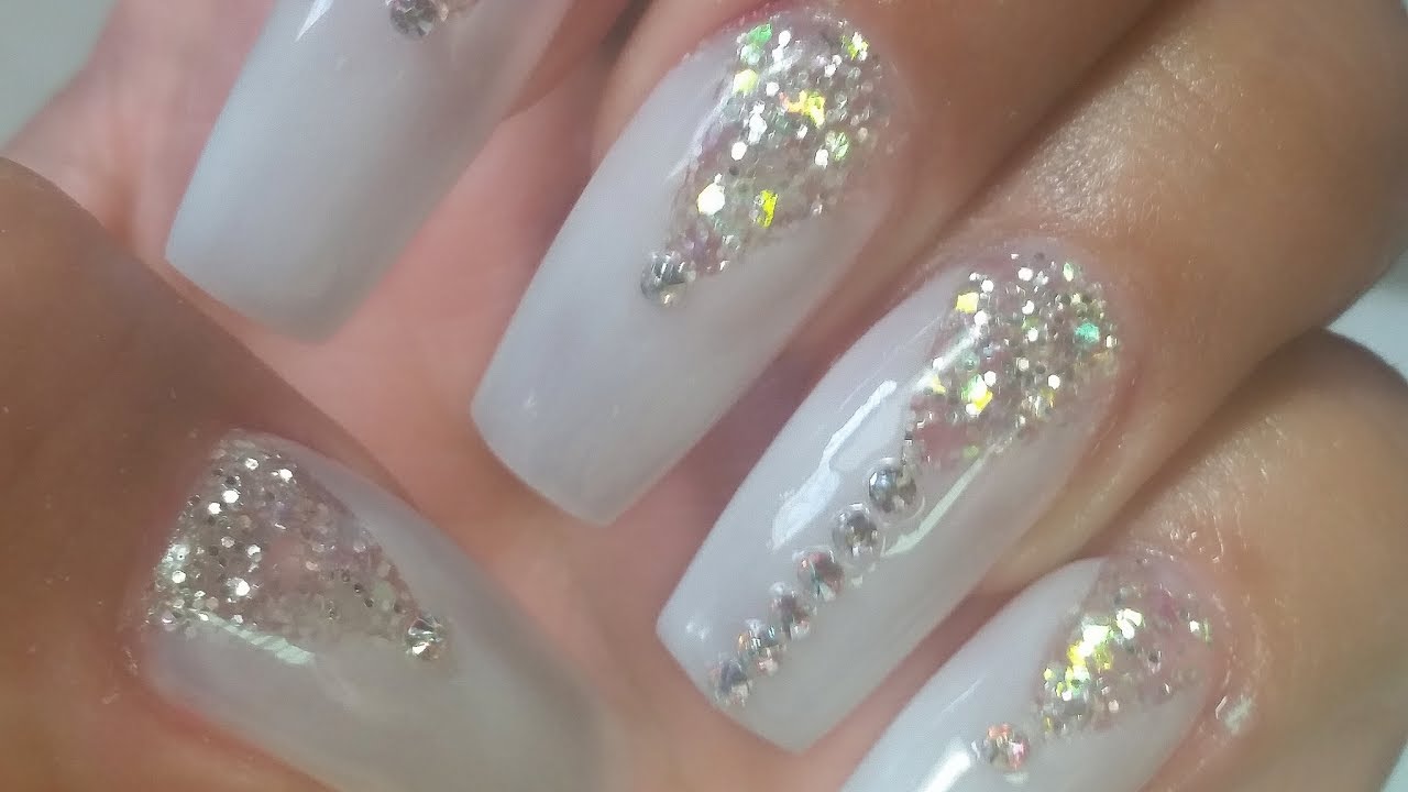 Uñas Acrilicas Blanco Traslucido Estilo Para Novia. By Sabrina