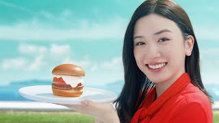 永野芽郁、無邪気な笑顔で復活の「白いモスバーガー」アピール　モスバーガー新CM「白いモスバーガー　チャレンジの夏」編