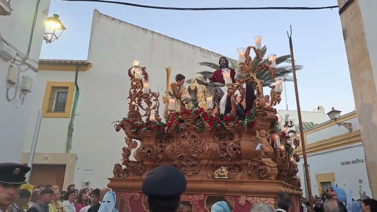 Hermandad de la Borriquita a su paso por las 7 Esquinas