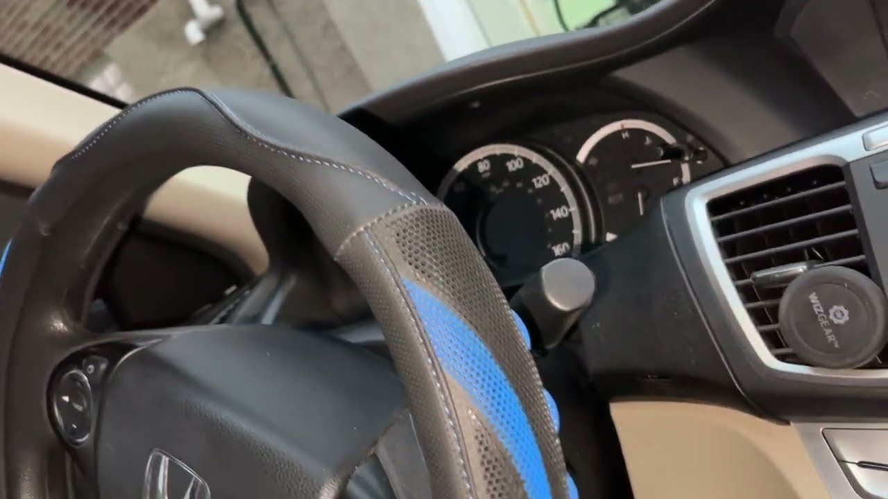 Review of Alusbell Microfiber Leather Steering Wheel Cover Breathable Auto Car Steering Wheel Cover