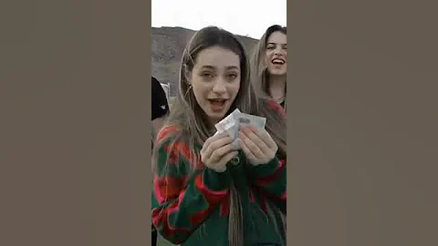 لو كانت لعبه حلوة كان زماني لعبتها بس يبغالها فلوس ماني اشتري سياره ابيع دنيا اكسبلور 