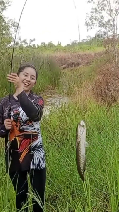 Gak Nyangka Cewek Cantik ini Ahli Dalam Mancing #shorts @Sandibaus