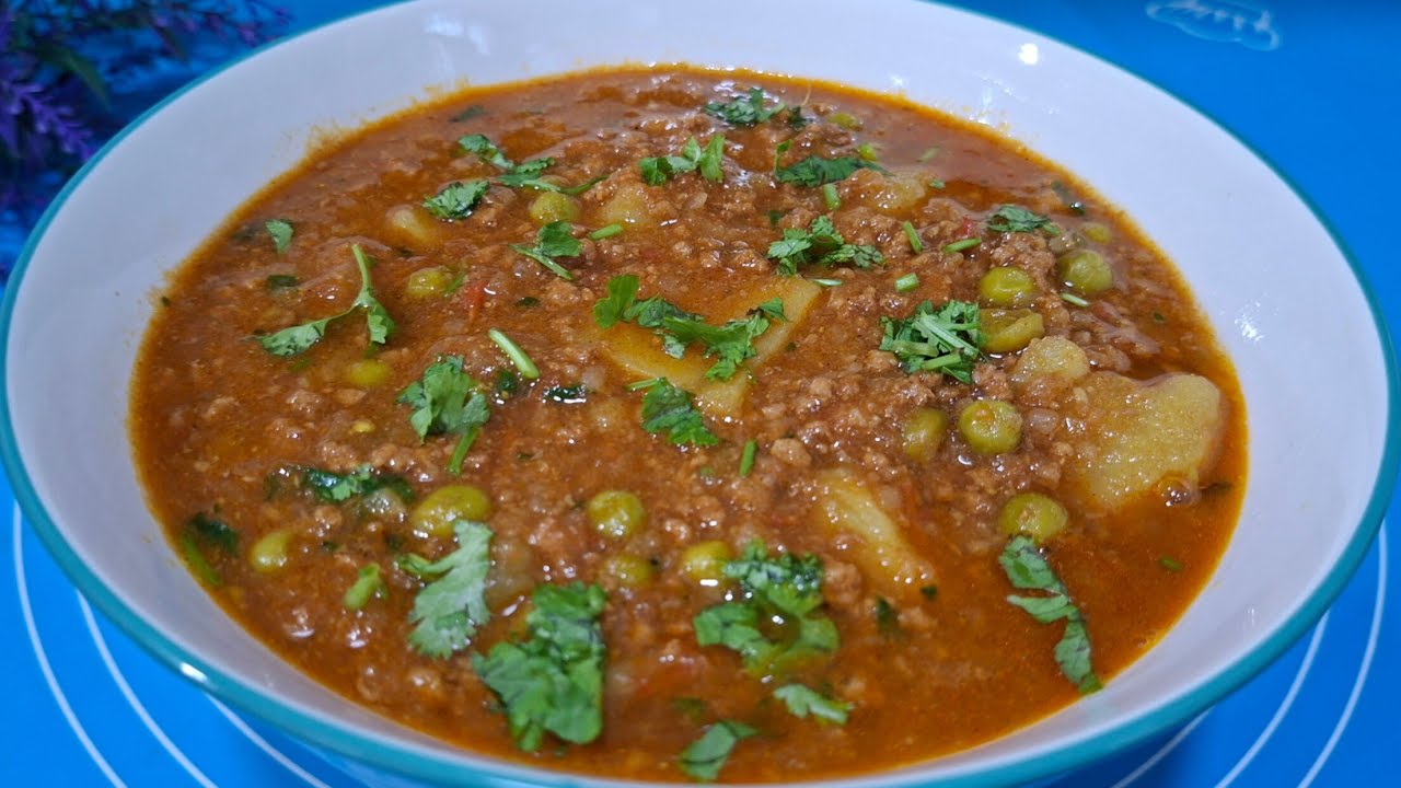 Keema Aloo Matar Recipe | Beef Mince With Peas Potatoes | Quick And Easy Recipe |