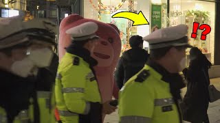 Loud Screams and Laughter: Korean Police Prank by Giant bear Prank