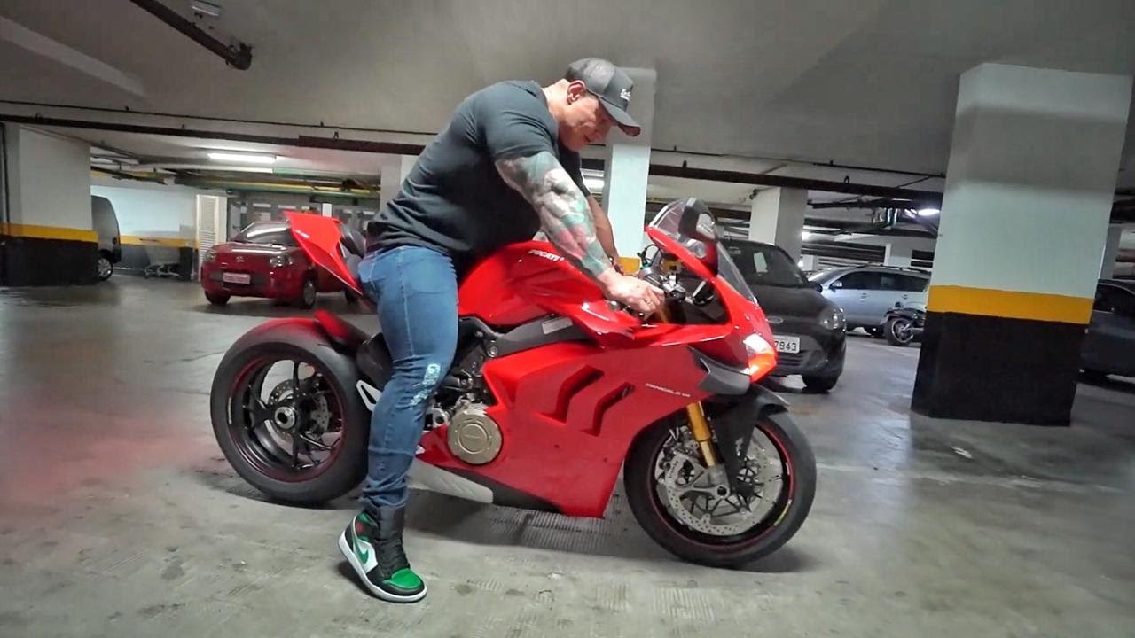 FABIO GIGA FICOU ASSUSTADO COM A NOVA DUCATI PERSONALIZADA 