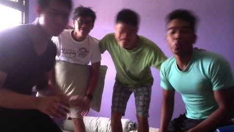 Lip-syncing on Bruno Mars - The Lazy Song