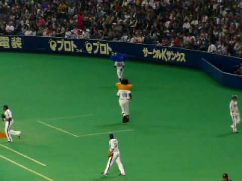 09/04/03　ドアラの占いバック転タイム