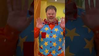 Can you sign 'Shiny' with Mr Tumble? #makaton #somethingspecial #learning #ytshorts