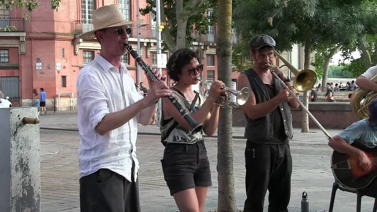 TUBA SKINNY - Cannonball Blues - BUSKING à Toulouse
