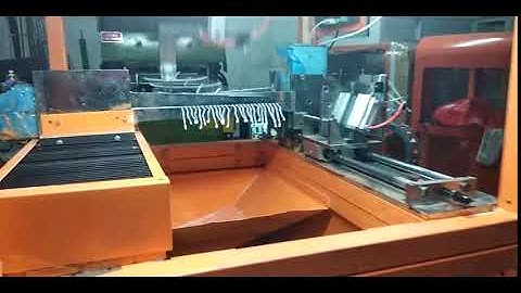 brand string lock tag robot for injection molding machine 2