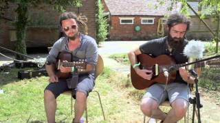 Lloyd Yates - Runs Like Fire - Barn On The Farm Sessions chords