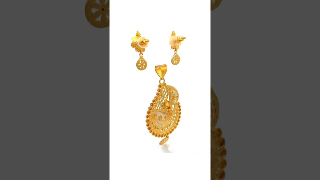 🍁🎻 As October unveils its tapestry of colors, Mustafa Jewellery presents 'A Radiant Symphony' 🎶