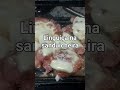 linguiça de churrasco na sanduicheira. O queijo fez toda diferença.