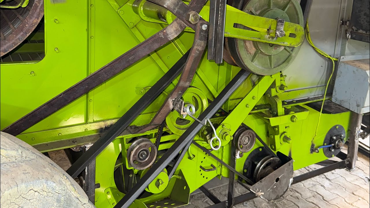 @KPdhimanvlog ਜੇਹੜੀਆ ਕੰਬਾਈਨਾ ਮੱਕੀ ਚ ਦਾਣੇ ਮਾਰਦੀਆ ਸਫਾਈ ਨੀ ਦਿੰਦੀਆ ਚਰਨਿਆ ਚ ਗੁੱਲ ਫਸ ਜਾਂਦਿਆ ਵੇਖੋ ਫੇਰ ਵੀਡੀਓ