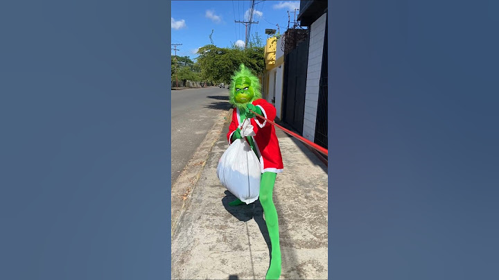 El grinch se quiere llevar nuestros regalos 😱 #humor #comedia
