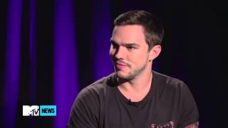 Nicholas Hoult talks about working with Kristen