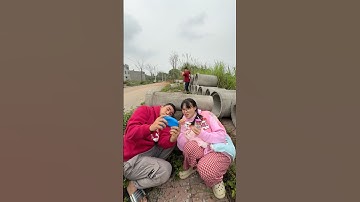 Hà Sam Theo Dõi Anh Gấu Đỏ