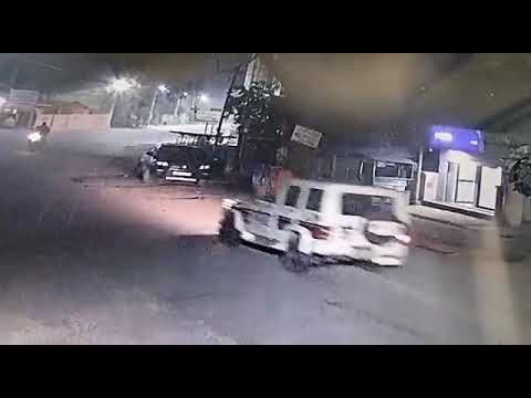 జగిత్యాల ఏటీఎం చోరీకి విఫలయత్నం.. రోడ్లపై చెల్లాచెదురుగా నోట్ల కట్టలు