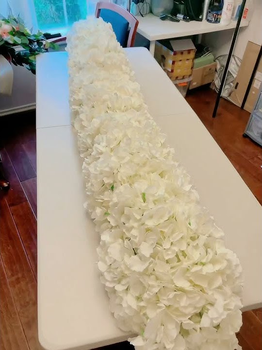 DIY white runner, diy with me, white roses wedding.