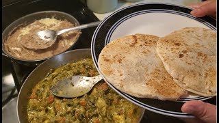 UNAS RICAS GORDITAS DE HARINA RELLENAS DE FRIJOLES REFRITOS CON QUESO,Y TAMBIEN DE RAJAS CON QUESO