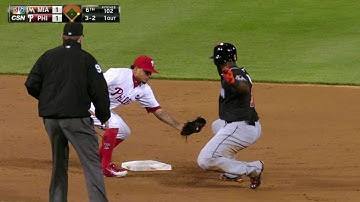 MIA@PHI: Hamels picks off Ozuna in the 6th