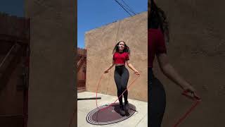 Elle Transforme La Corde À Sauter En Art