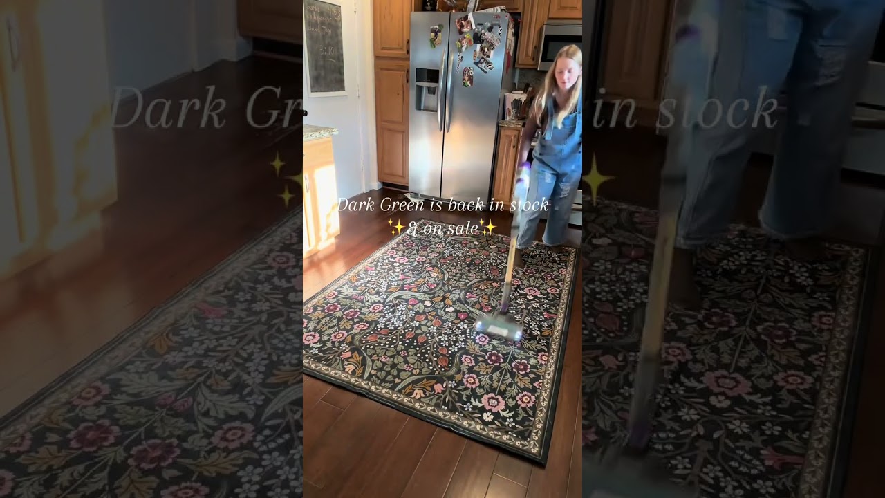 Я в восторге от этого темно-зеленого ковра с цветочным узором! #lahomerugs #washablerug #lahome