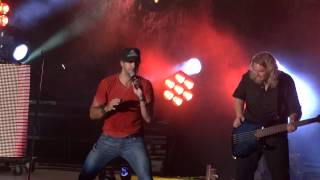 Video thumbnail of "Luke Bryan - Ice Ice Baby & I Like Big Butts"