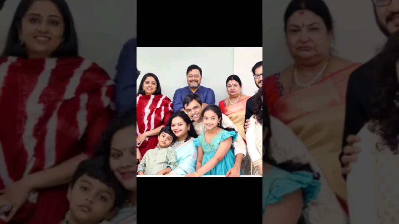 Sai kumar with his family 😊 