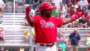 PHI@BOS: Franco doubles off the wall to score Herrera