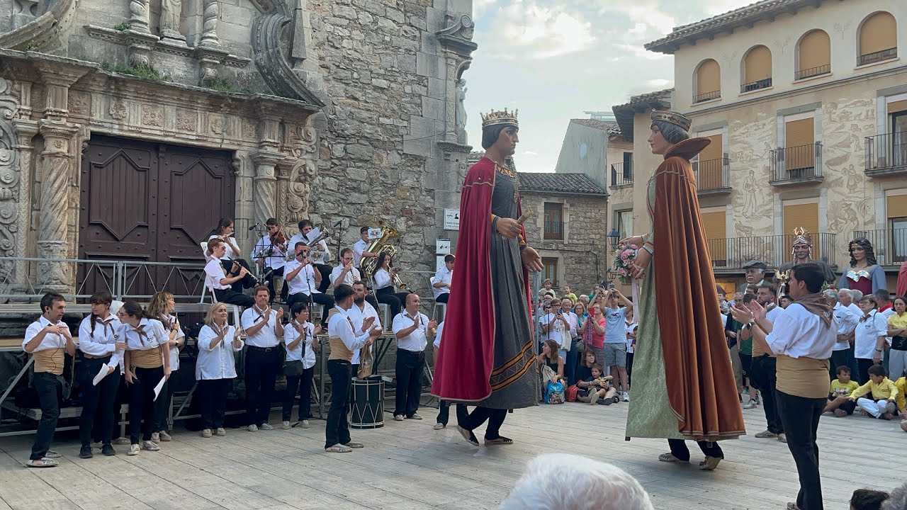 Entrada a Plaça dels Gegants de Moià - 43a Trobada Gegantera a Moià🏺👑