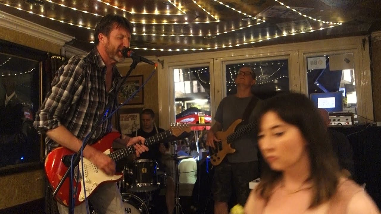 King Street Turnaround - Just Can't Stand It (bass solo)