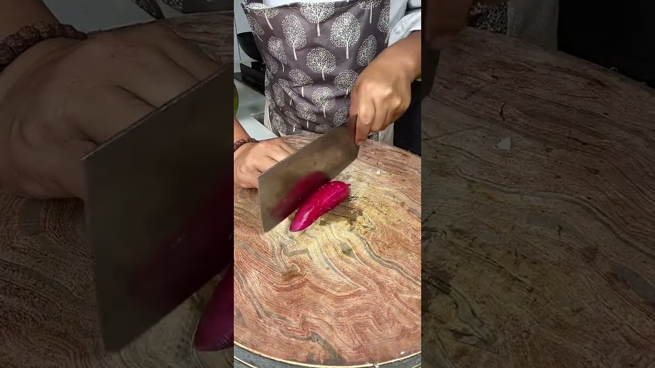 The long and thin water radish is coming