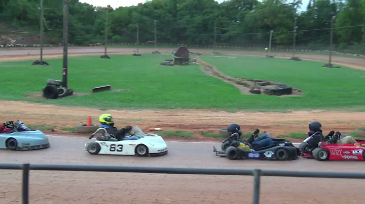 Howard Weaver 330 Clone Ashway Heat Race