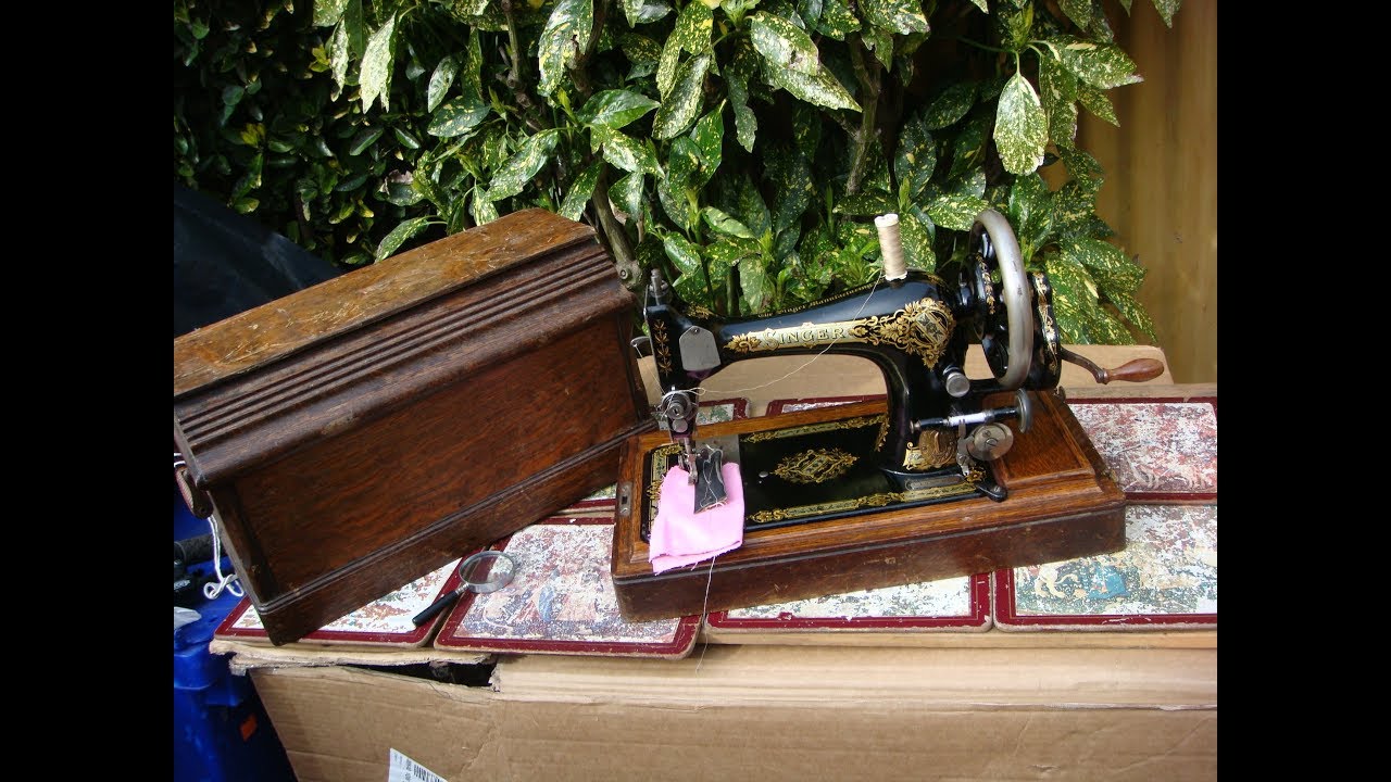 Antique Old Vintage Hand Crank Singer sewing machine Model 27K or 28K