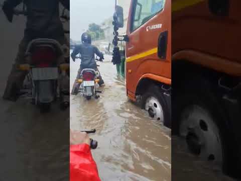 Bengalore Kitna Barish Tera Dekho Highlights