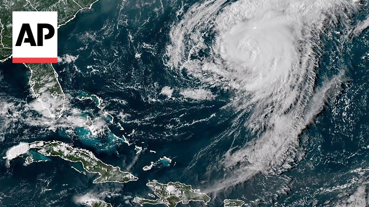 Hurricane Ernesto charges toward Bermuda - YouTube